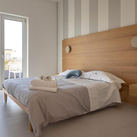 B&B Pernotti Bari Bagian luar foto