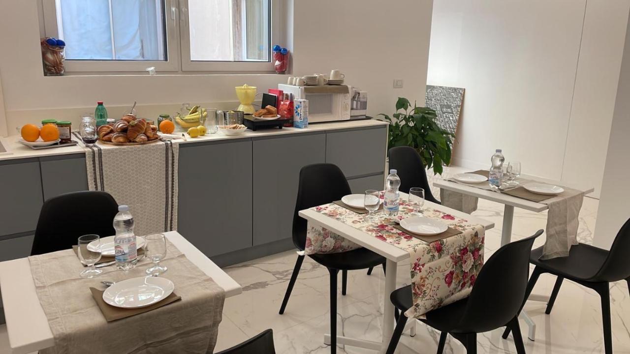 B&B Pernotti Bari Bagian luar foto