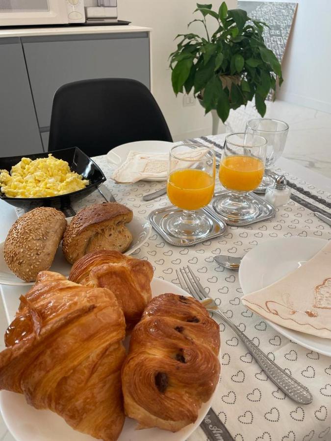 B&B Pernotti Bari Bagian luar foto